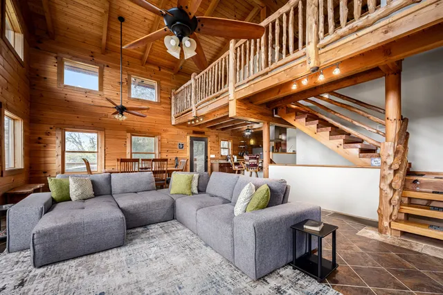 $575,000 | 4664 Highway 64 E Wartrace Tn 37183 East, Wartrace, TN 37183