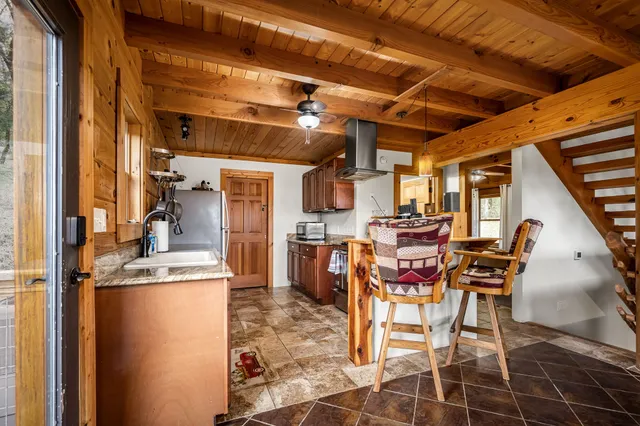 $575,000 | 4664 Highway 64 E Wartrace Tn 37183 East, Wartrace, TN 37183