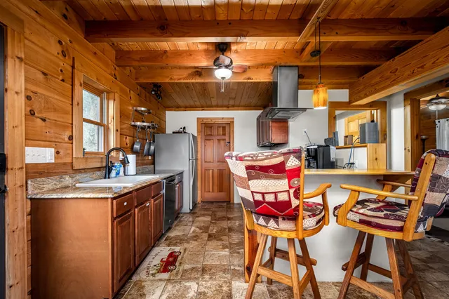 $575,000 | 4664 Highway 64 E Wartrace Tn 37183 East, Wartrace, TN 37183