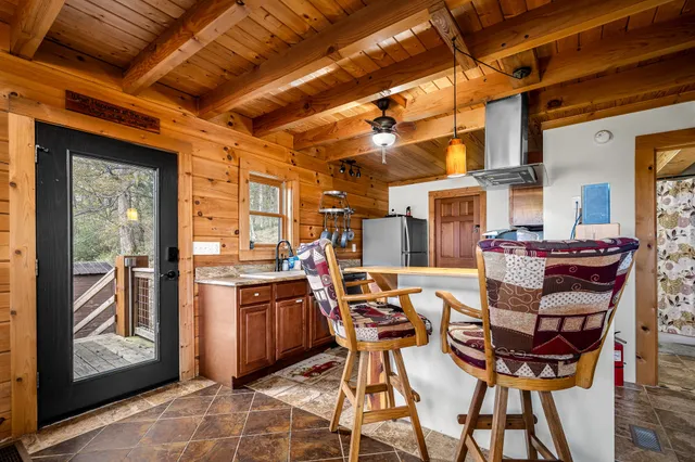 $575,000 | 4664 Highway 64 E Wartrace Tn 37183 East, Wartrace, TN 37183