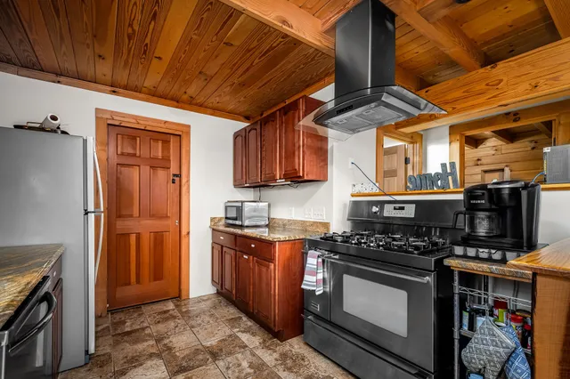 $575,000 | 4664 Highway 64 E Wartrace Tn 37183 East, Wartrace, TN 37183