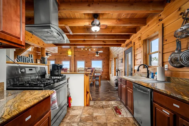 $575,000 | 4664 Highway 64 E Wartrace Tn 37183 East, Wartrace, TN 37183