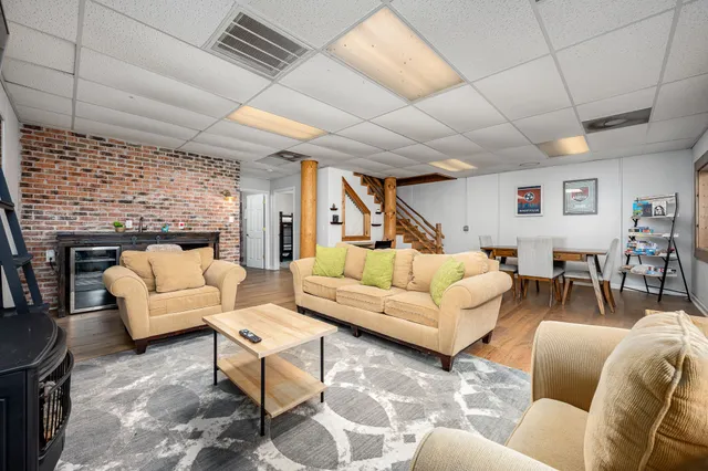 $575,000 | 4664 Highway 64 E Wartrace Tn 37183 East, Wartrace, TN 37183