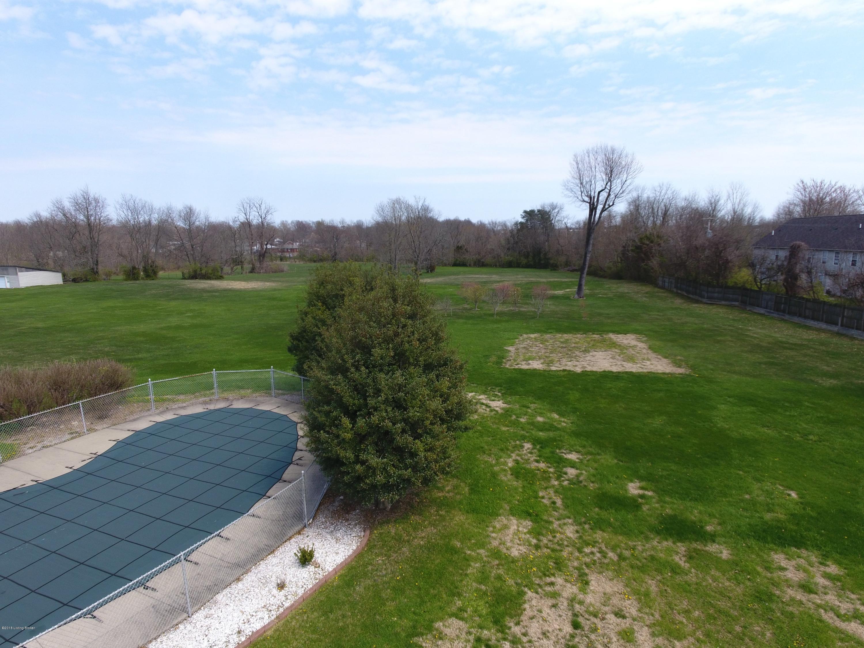 10227 Blue Lick Road Louisville, KY 40229 - Photo 19 of 43 Dji_0025
