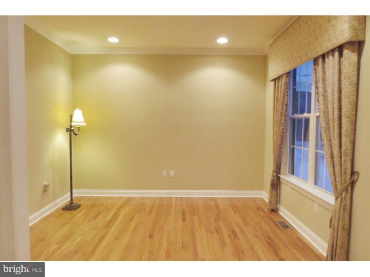 1340 Roudenbush Road Quakertown, PA 18951 - Photo 4 of 25 Living Room