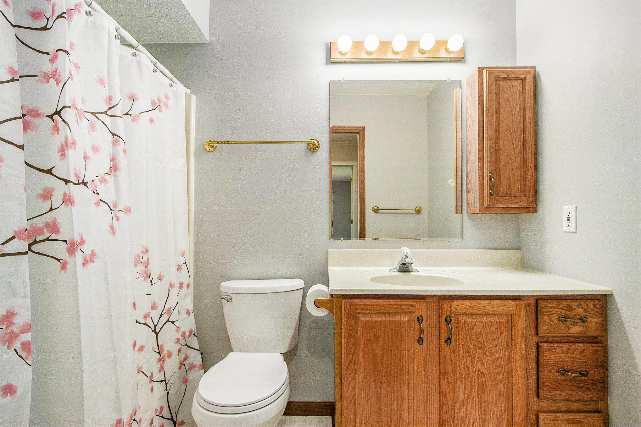 5965 Wood Valley Road Kalamazoo, MI 49009 - Photo 14 of 30 Primary bedroom ensuite