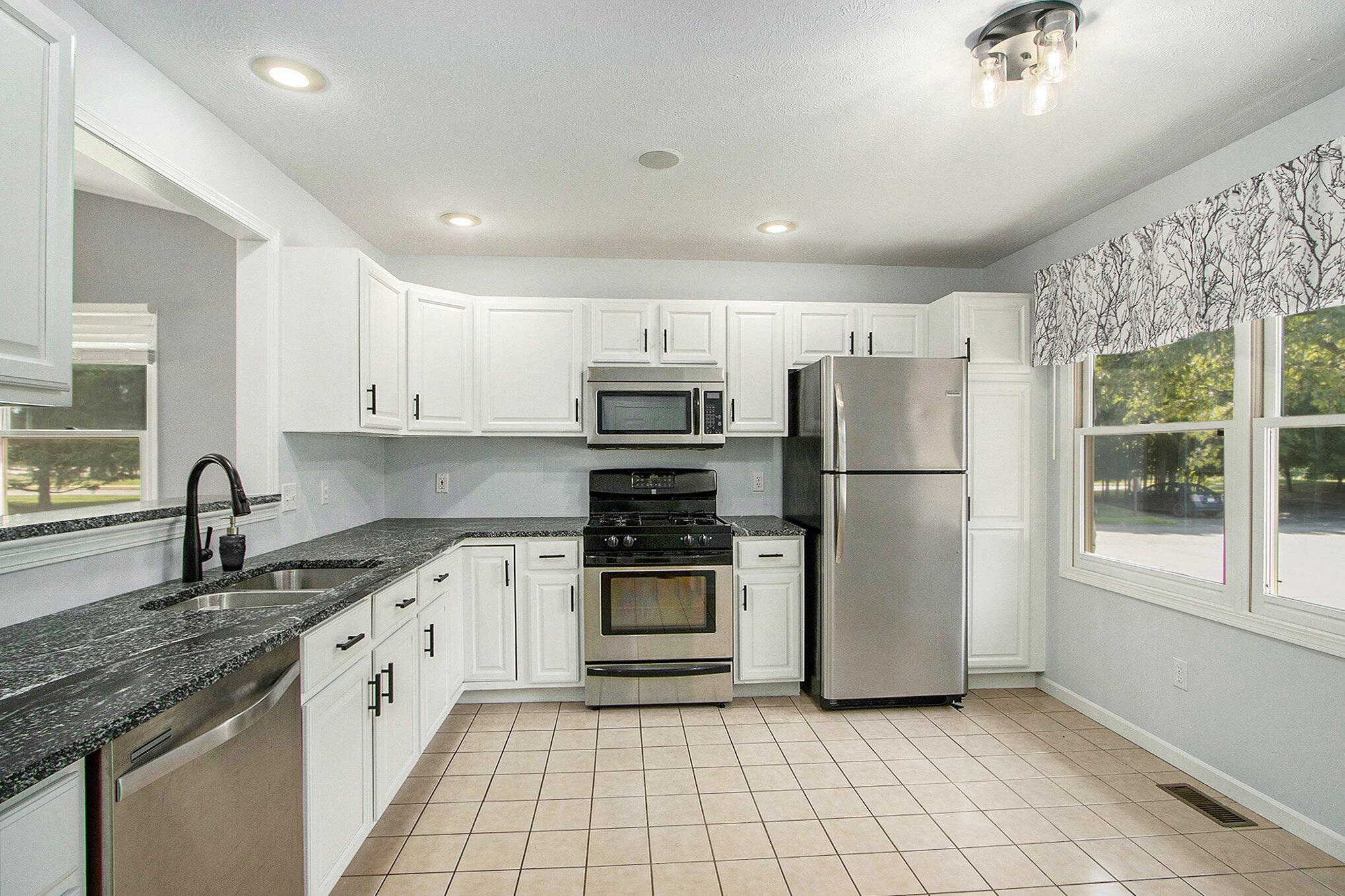 5965 Wood Valley Road Kalamazoo, MI 49009 - Photo 3 of 30 Large eat-in kitchen