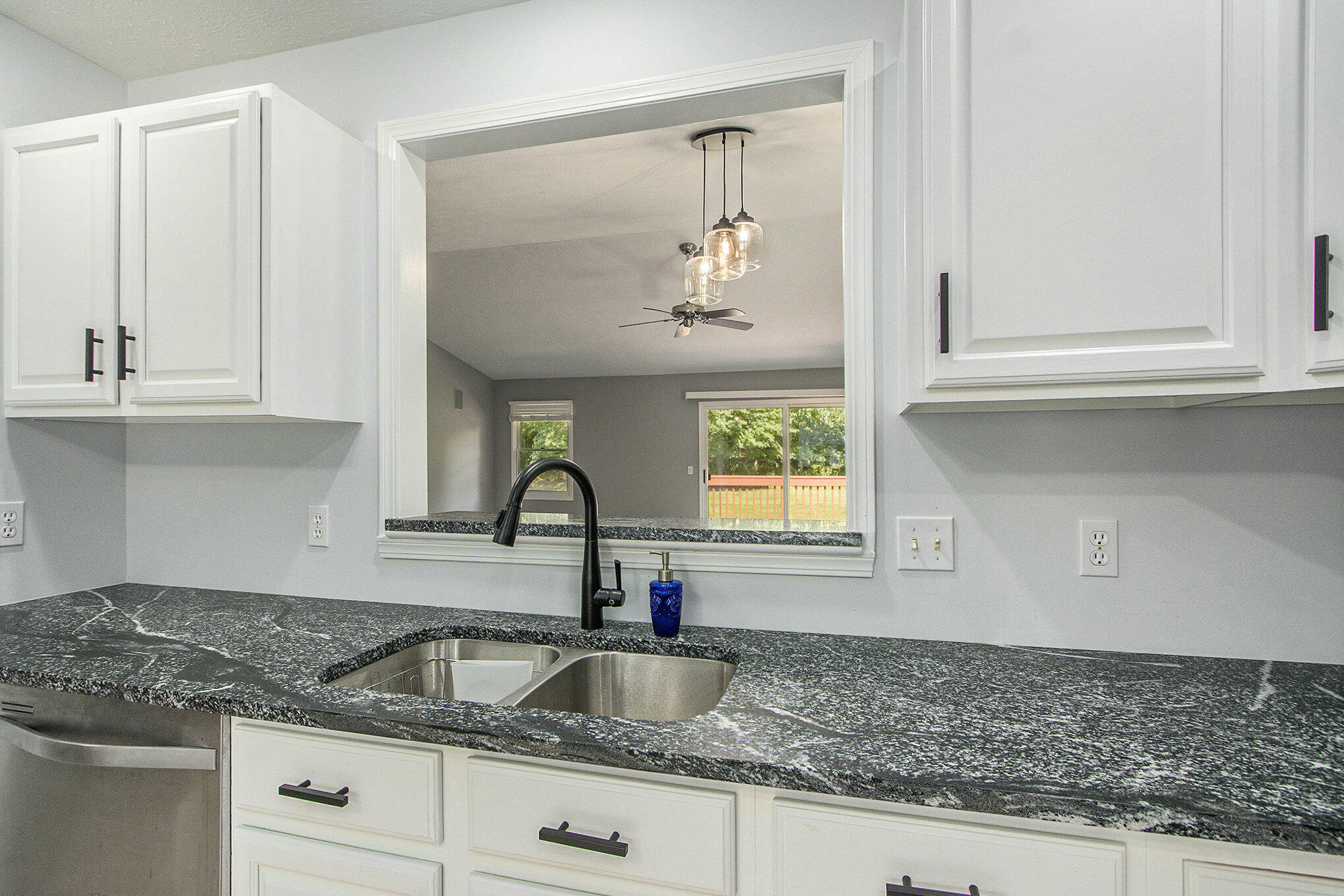 5965 Wood Valley Road Kalamazoo, MI 49009 - Photo 5 of 30 Granite countertops in kitchen