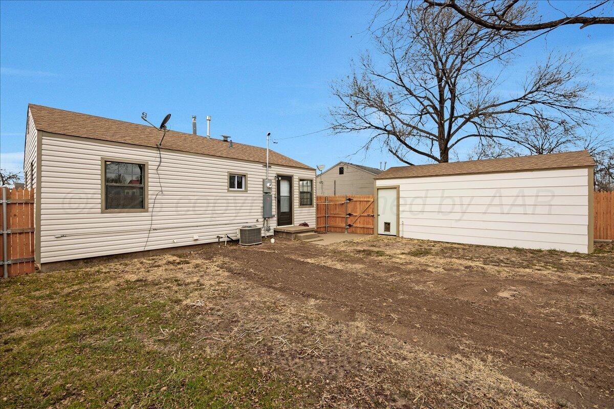 4521 South Bonham Street Amarillo, TX 79110 - Photo 15 of 16 15-Rear 2