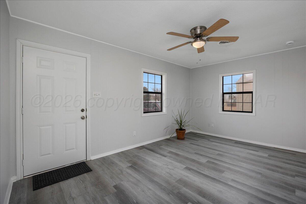 4521 South Bonham Street Amarillo, TX 79110 - Photo 4 of 18 Living Room 2