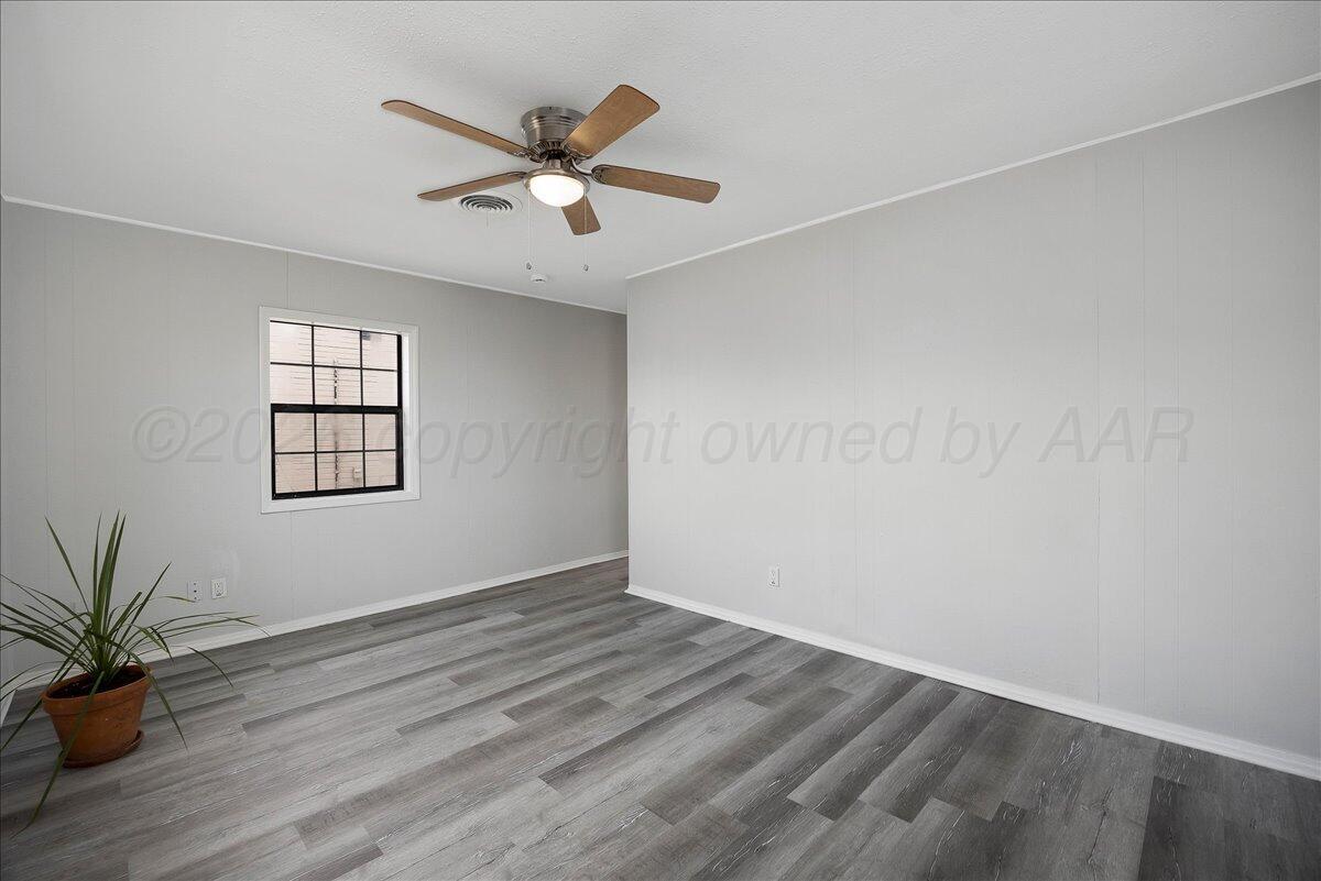 4521 South Bonham Street Amarillo, TX 79110 - Photo 5 of 18 Living Room 3