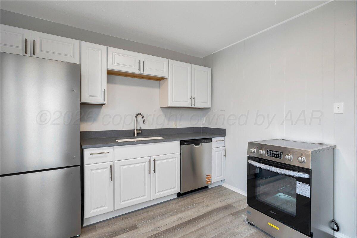 4521 South Bonham Street Amarillo, TX 79110 - Photo 8 of 16 08-Kitchen 2