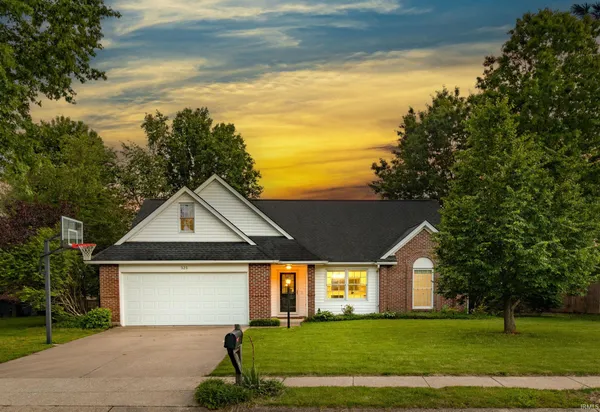 $275,000 | 323 East Evergreen Road, Evansville, IN 47711