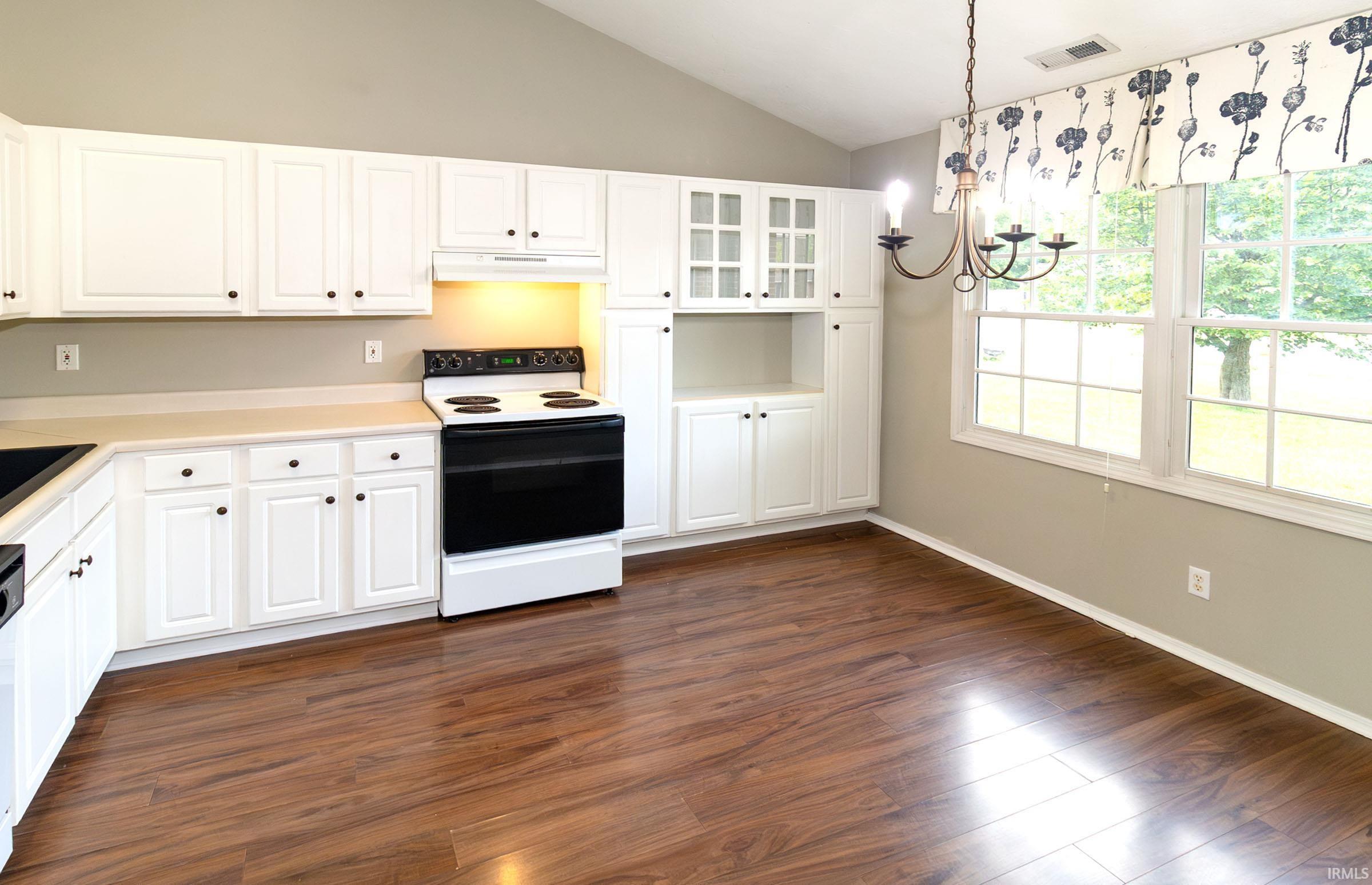 323 East Evergreen Road Evansville, IN 47711 - Photo 5 of 23