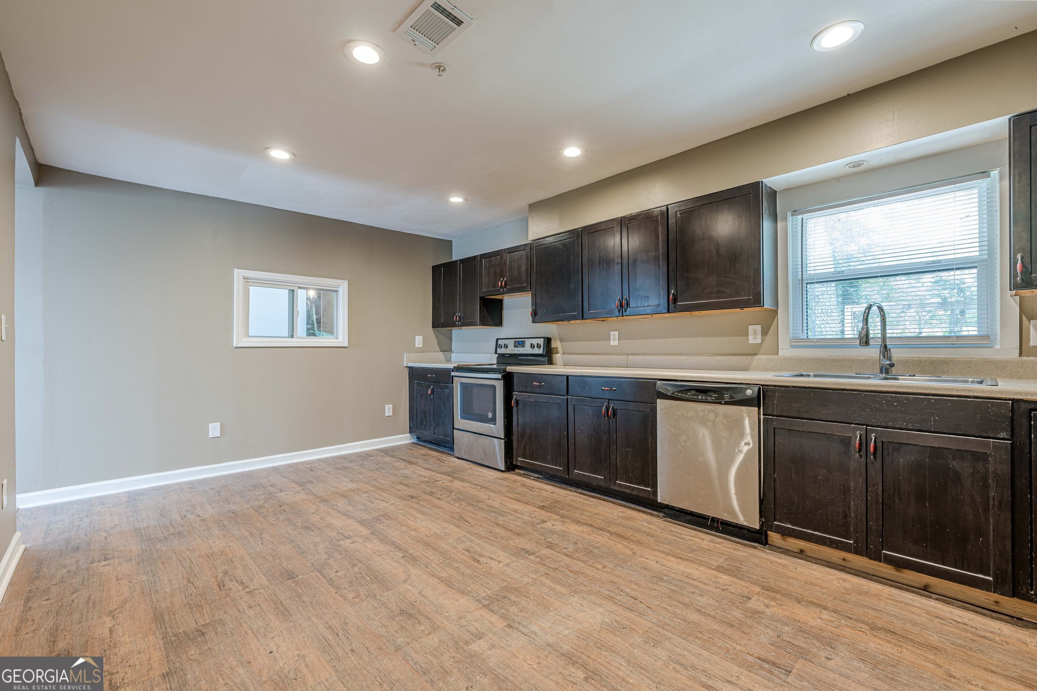 4806 Rockbridge Road Southwest Stone Mountain, GA 30083 - Photo 13 of 24