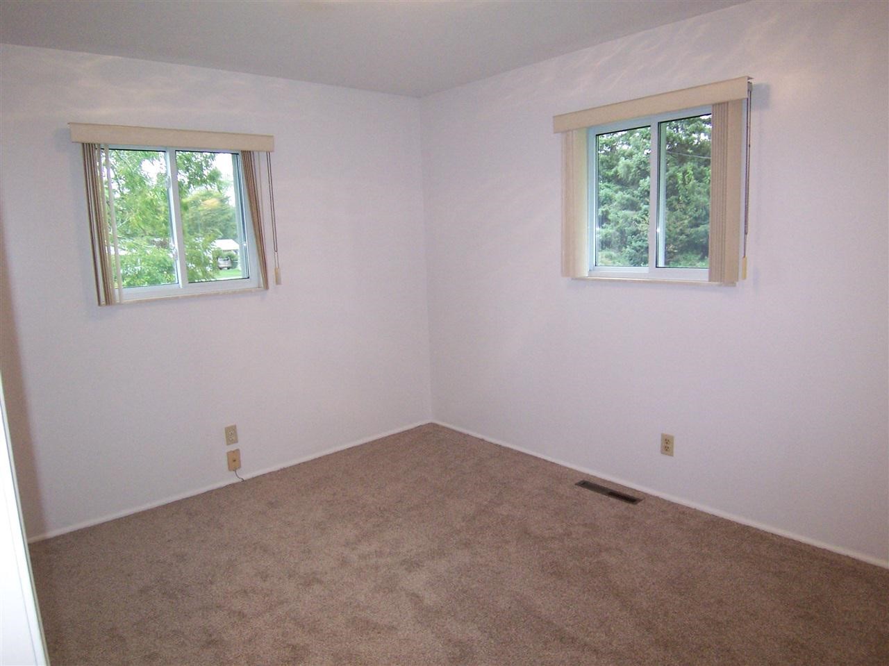 9226 Potter Road Flushing, MI 48433 - Photo 12 of 28 21510917-11.JPG