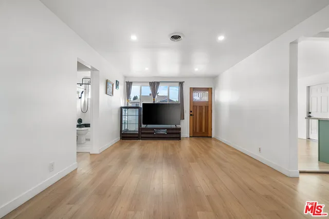 $980,000 | 801 South Courtney Avenue, Fullerton, CA 92833