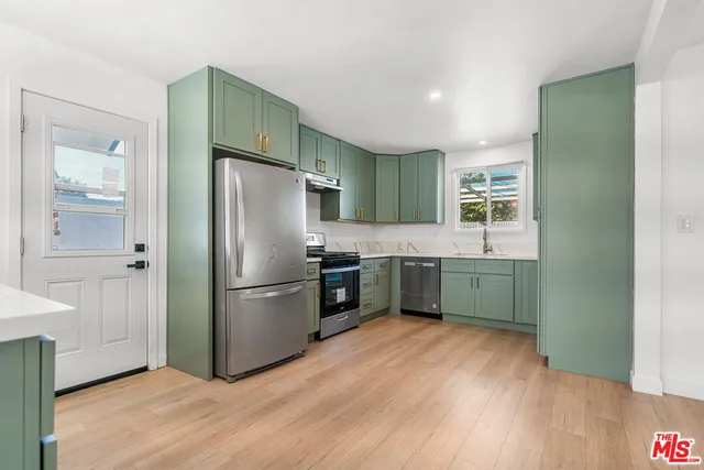 $980,000 | 801 South Courtney Avenue, Fullerton, CA 92833