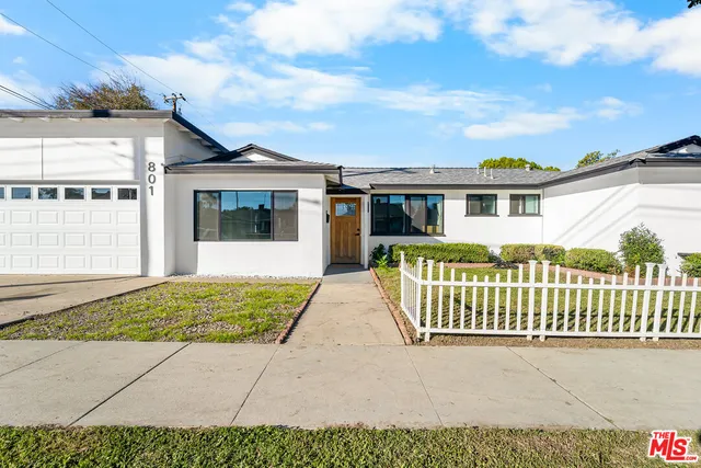 $980,000 | 801 South Courtney Avenue, Fullerton, CA 92833