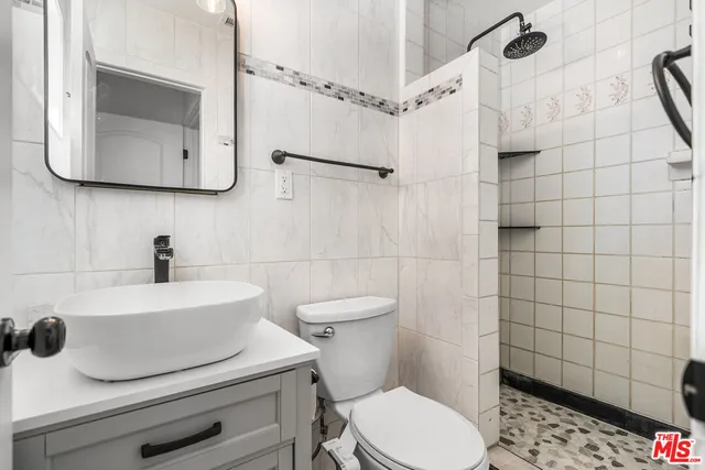 $980,000 | 801 South Courtney Avenue, Fullerton, CA 92833