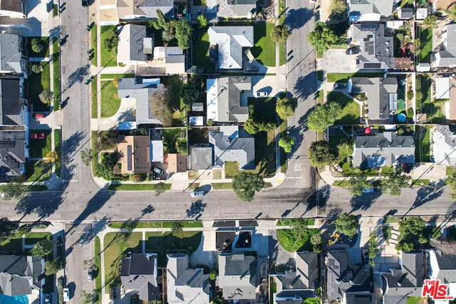 $980,000 | 801 South Courtney Avenue, Fullerton, CA 92833