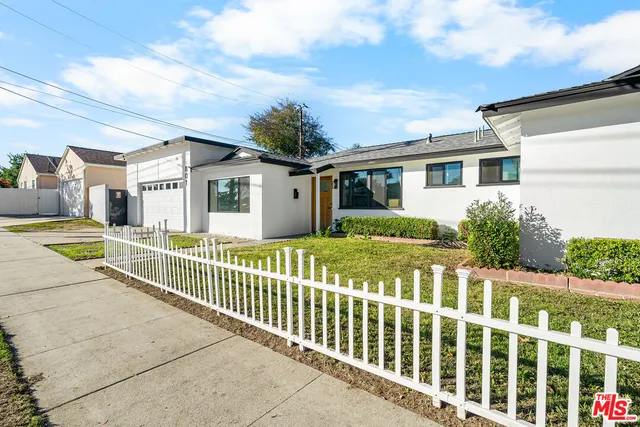 $980,000 | 801 South Courtney Avenue, Fullerton, CA 92833