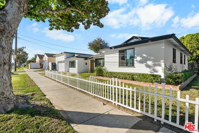 $980,000 | 801 South Courtney Avenue, Fullerton, CA 92833