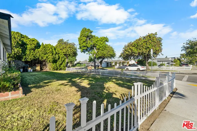 $980,000 | 801 South Courtney Avenue, Fullerton, CA 92833