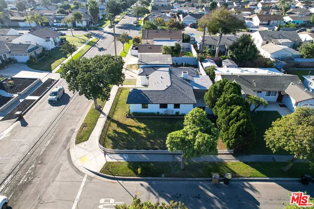 $980,000 | 801 South Courtney Avenue, Fullerton, CA 92833