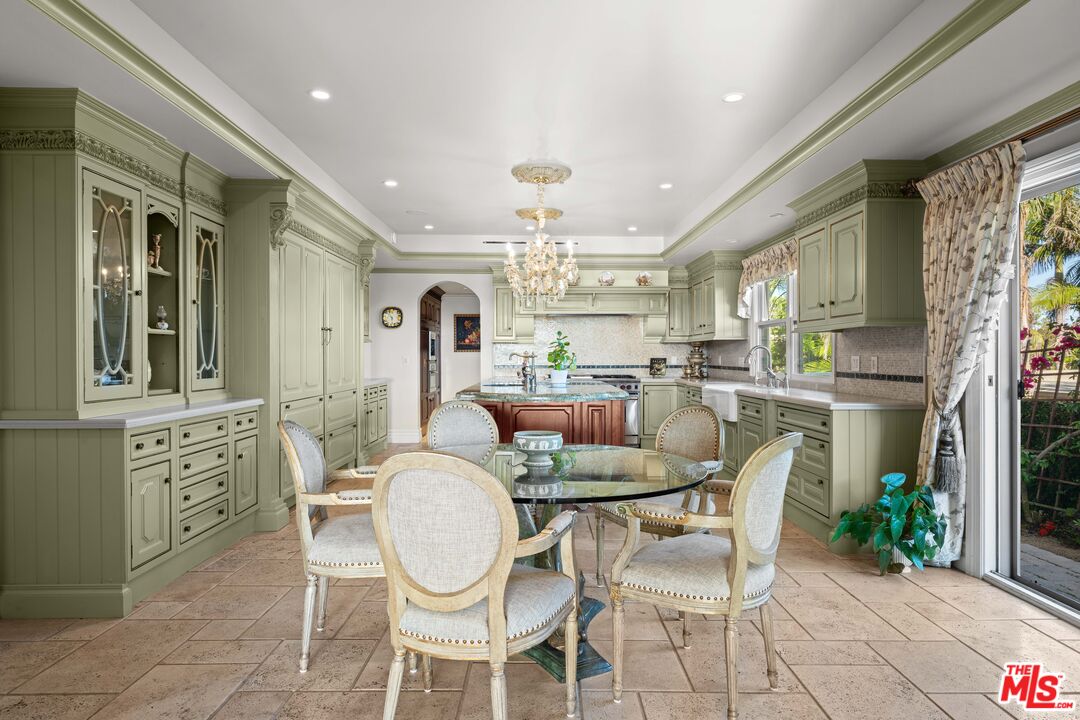 1575 Alexis Place Beverly Hills, CA 90210 - Photo 17 of 75