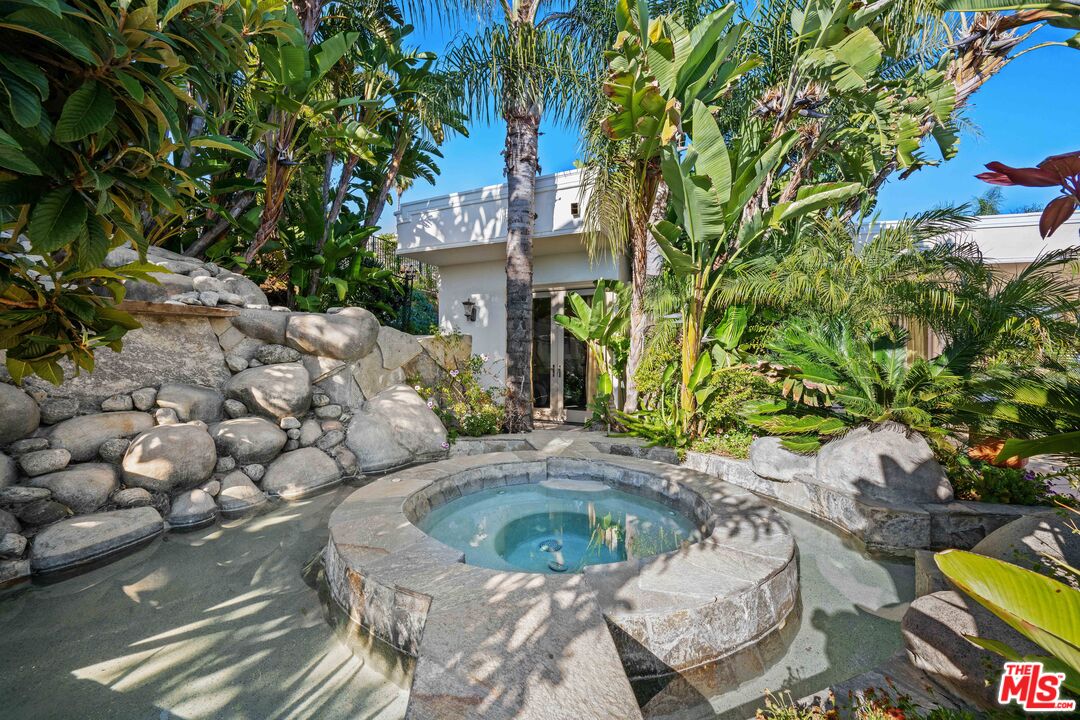 1575 Alexis Place Beverly Hills, CA 90210 - Photo 50 of 75