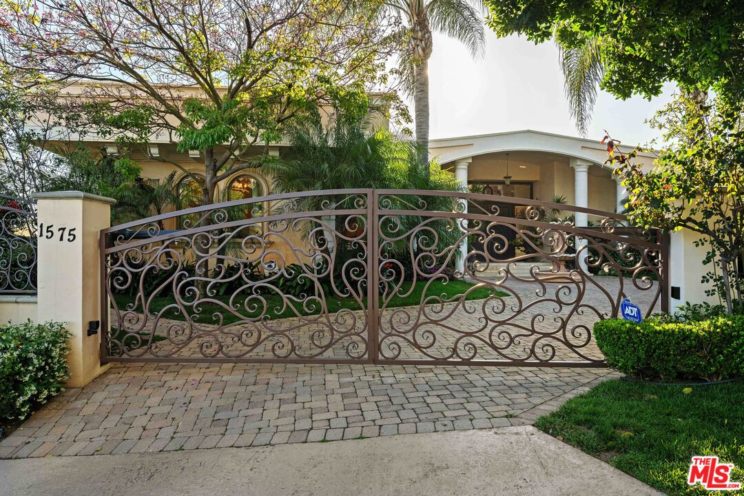 1575 Alexis Place Beverly Hills, CA 90210 - Photo 72 of 75