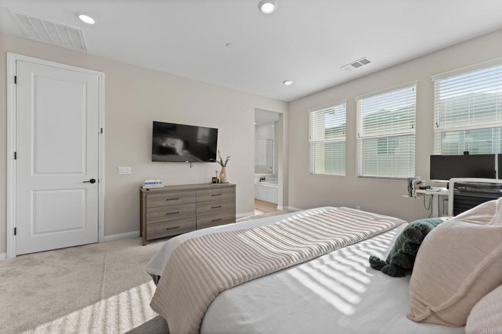 1775 Whitmore Loop Chula Vista, CA 91913 - Photo 15 of 59