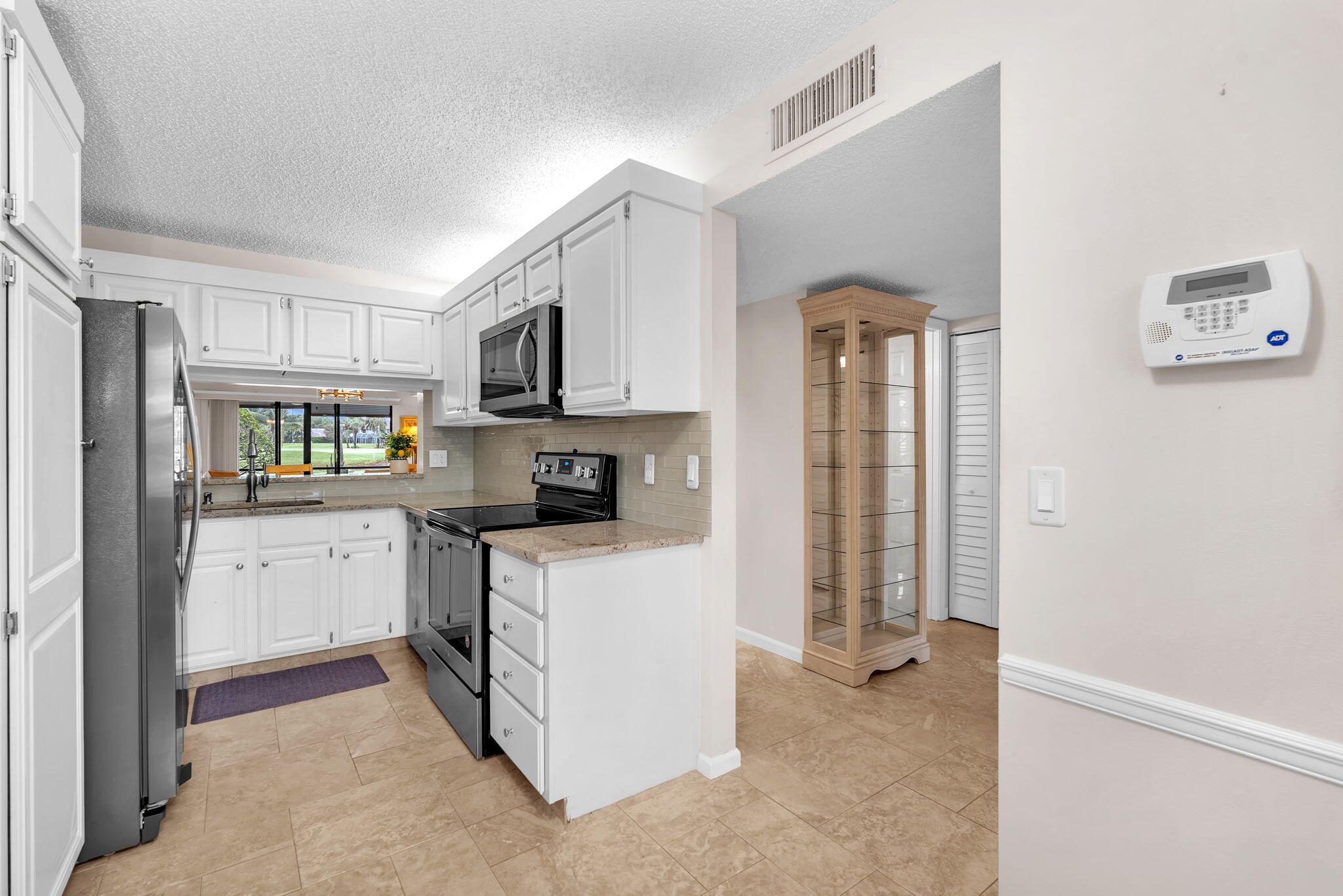2061 Keystone Drive, Unit B Jupiter, FL 33458 - Photo 7 of 43 31-web-or-mls-DSC01263