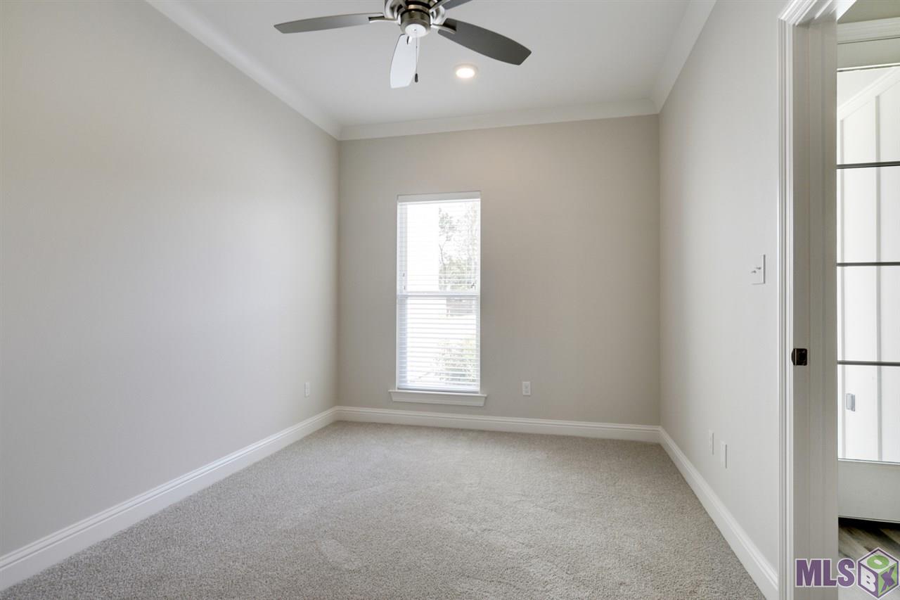 18312 Tranquil Drive, Unit 20 Baton Rouge, LA 70817 - Photo 14 of 17 Guest Room