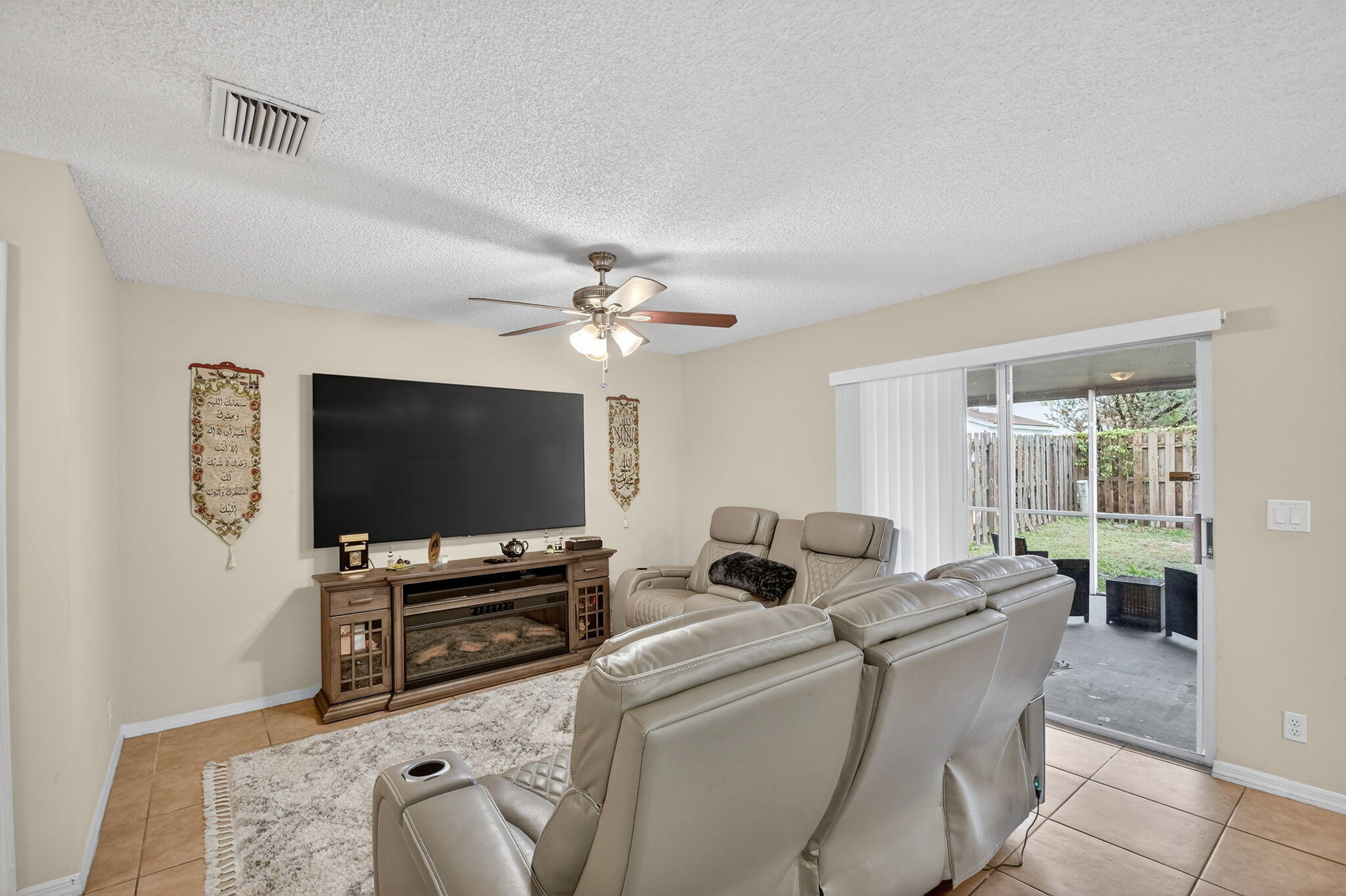 7150 Crawl Key Way Lake Worth, FL 33467 - Photo 13 of 77 13-web-or-mls-DSC_5884