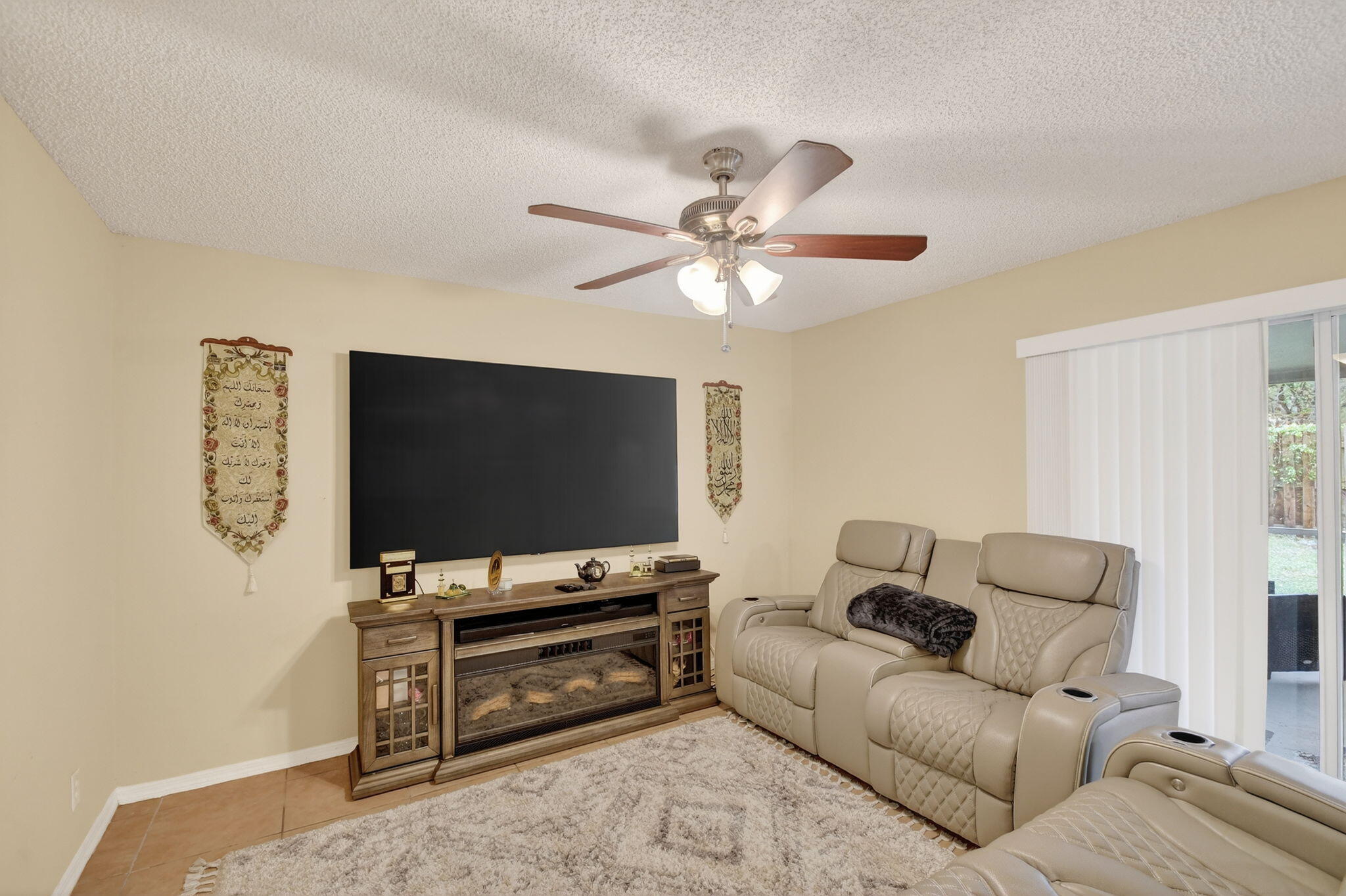 7150 Crawl Key Way Lake Worth, FL 33467 - Photo 14 of 77 14-web-or-mls-DSC_5889