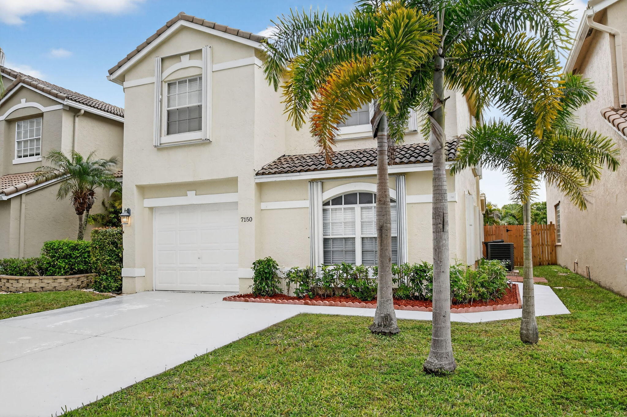 7150 Crawl Key Way Lake Worth, FL 33467 - Photo 4 of 77 4-web-or-mls-DSC_5837