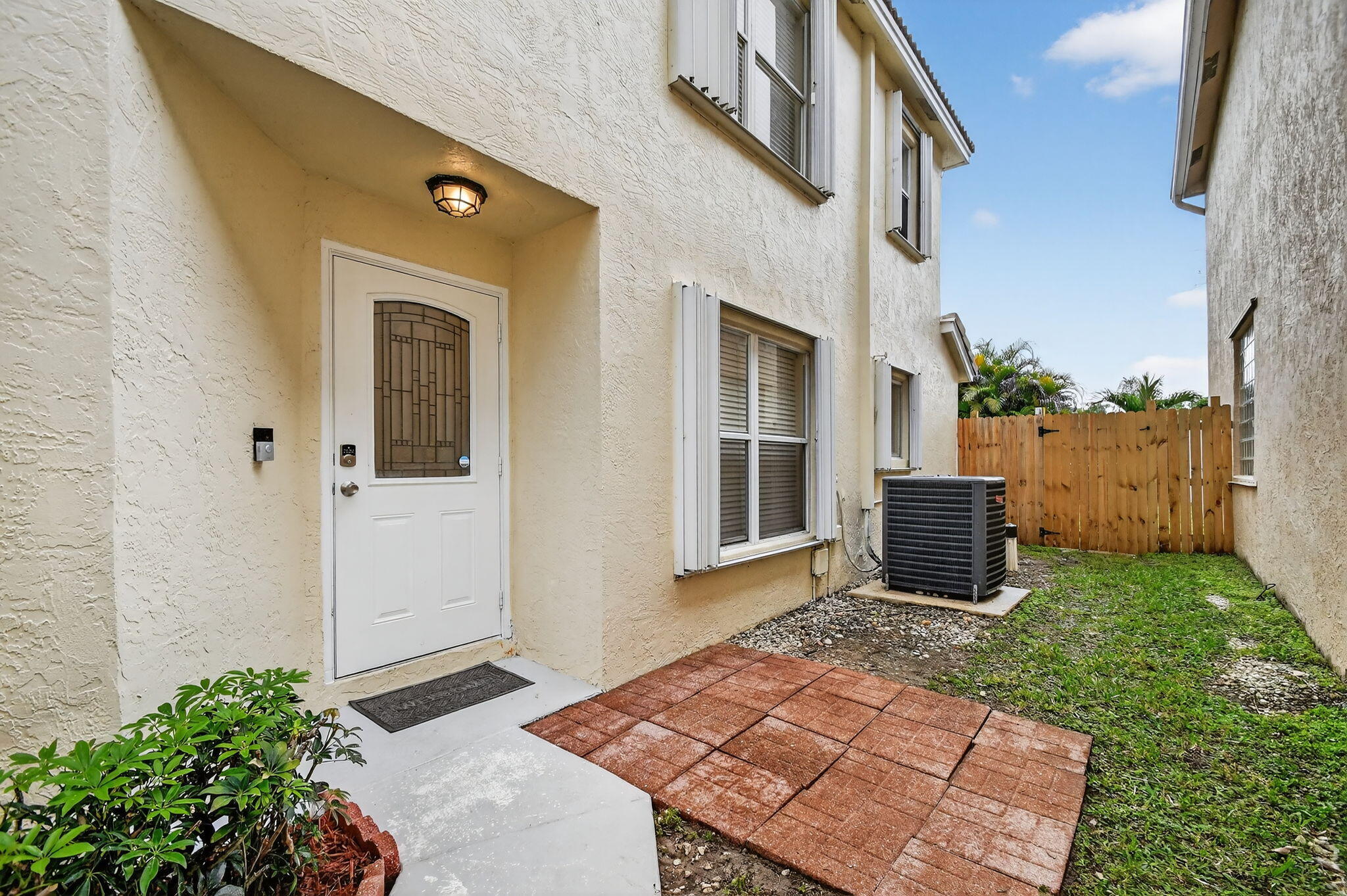 7150 Crawl Key Way Lake Worth, FL 33467 - Photo 5 of 77 5-web-or-mls-DSC_5839