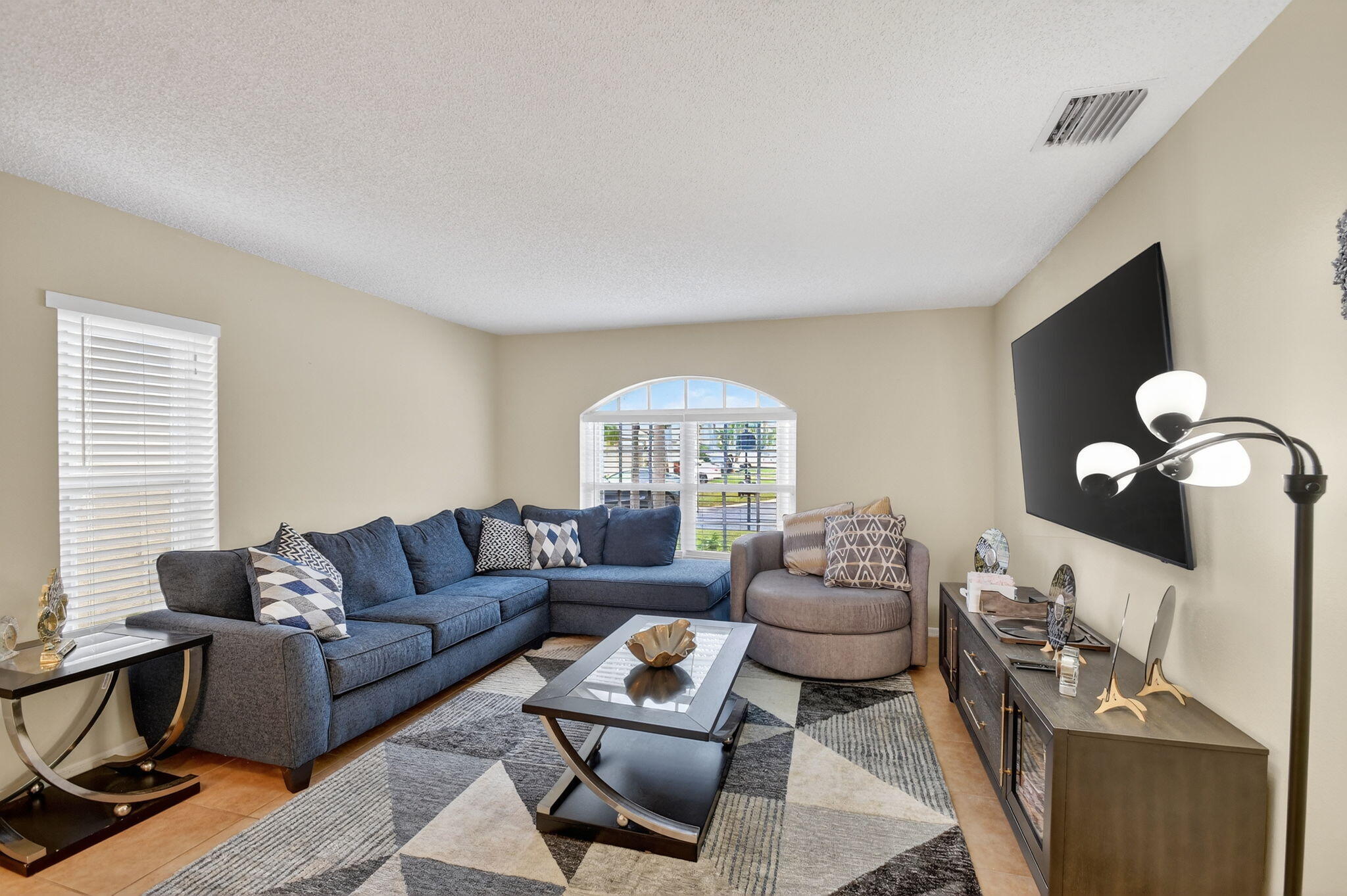 7150 Crawl Key Way Lake Worth, FL 33467 - Photo 8 of 77 8-web-or-mls-DSC_5854