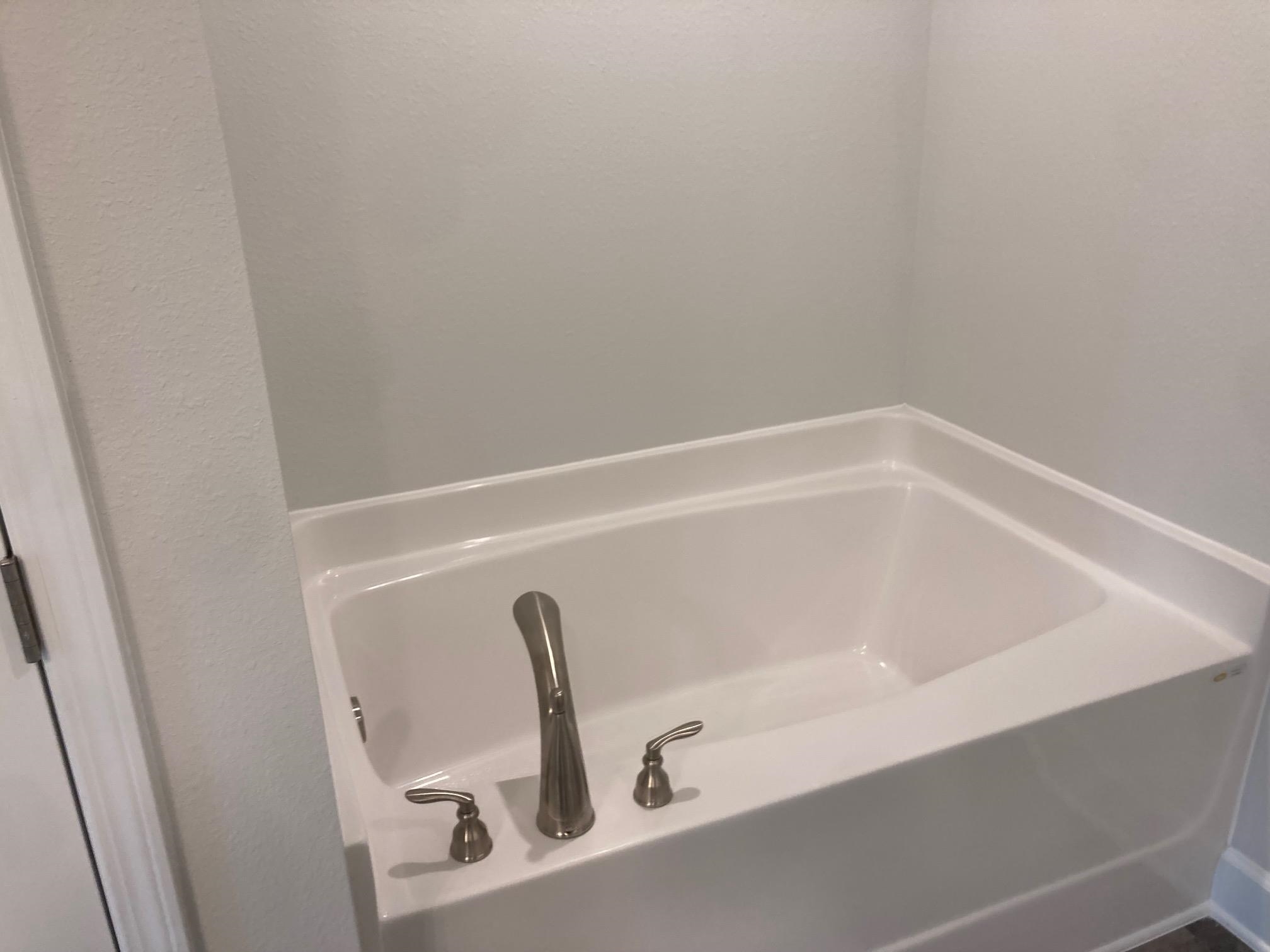 696 Mayflower Drive Foley, AL 36535 - Photo 14 of 25 Bathroom