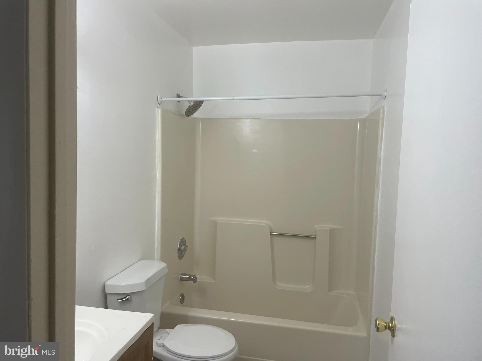 7107 Rutherford Green Circle Windsor Mill, MD 21244 - Photo 13 of 30 BATH ROOM