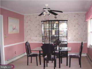 18 Sycamore Road Levittown, PA 19056 - Photo 2 of 6 Gallery Image 2