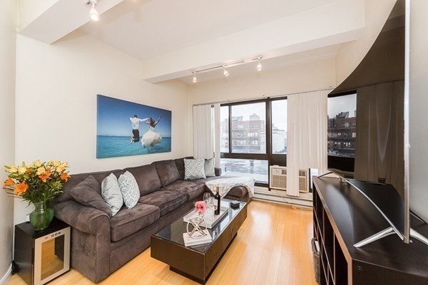 12 Stoneholm Street, Unit 603 Boston, MA 02115 - Photo 4 of 17