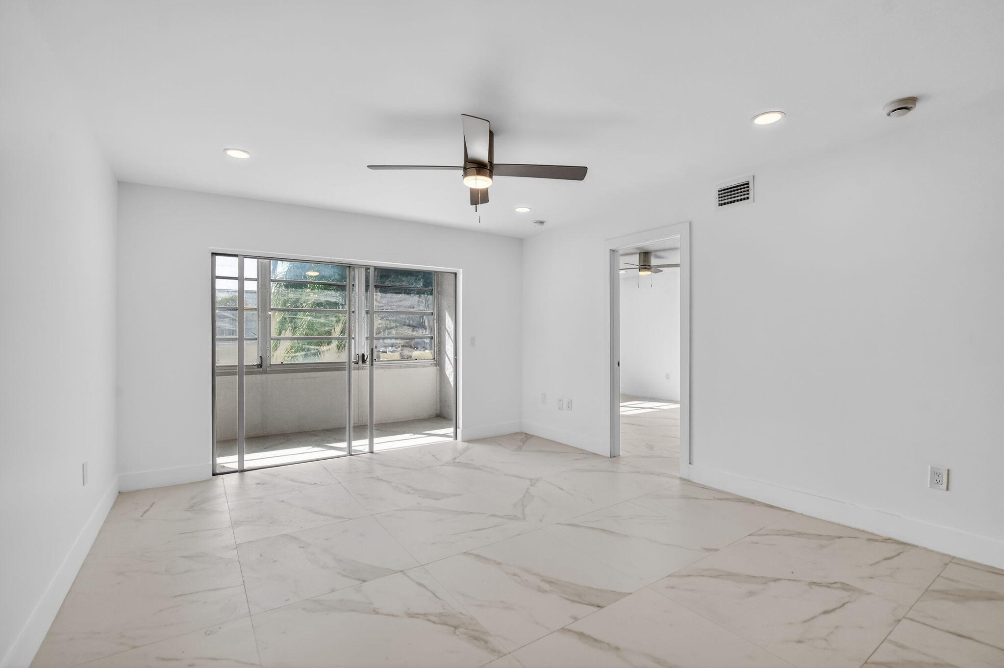 9780 Marina Boulevard, Unit 425 Boca Raton, FL 33428 - Photo 13 of 32 13-web-or-mls-DSC_5331