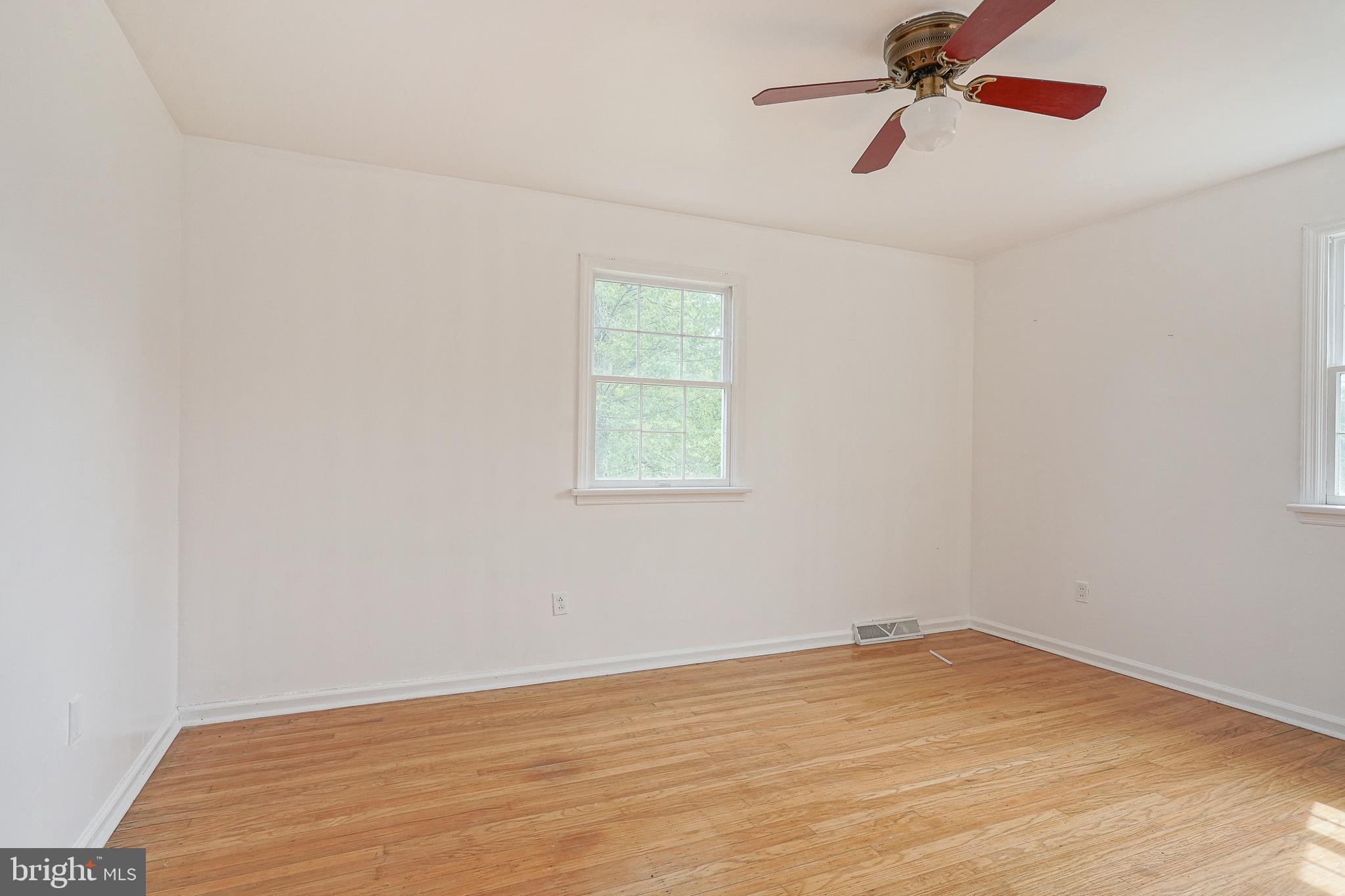 562 Hurffville - Cross Keys Road Sewell, NJ 08080 - Photo 17 of 35