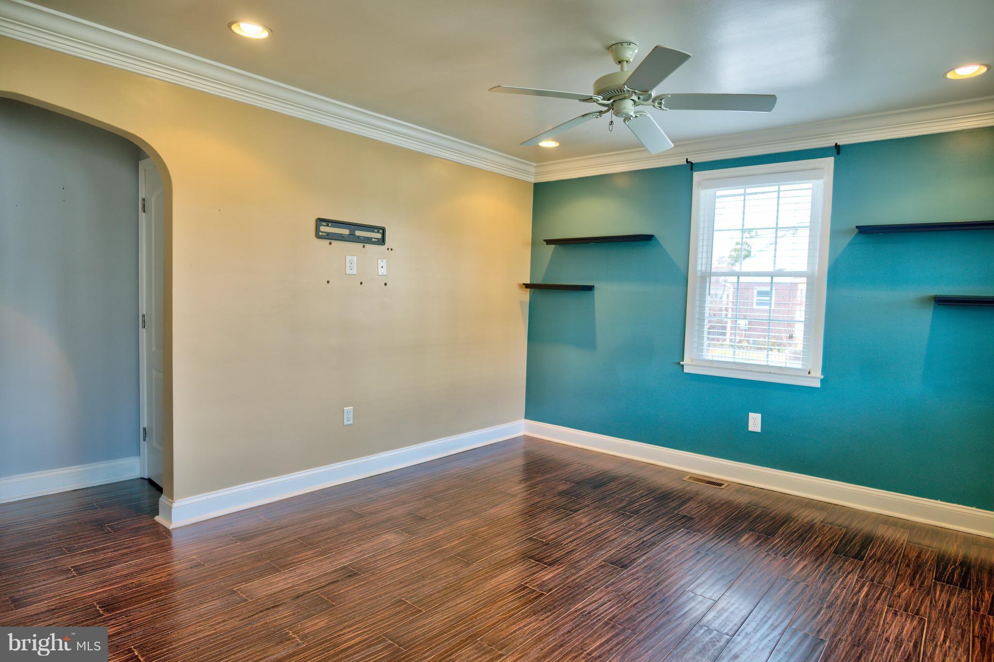 8434 Arbutus Road Pasadena, MD 21122 - Photo 13 of 24 Family room