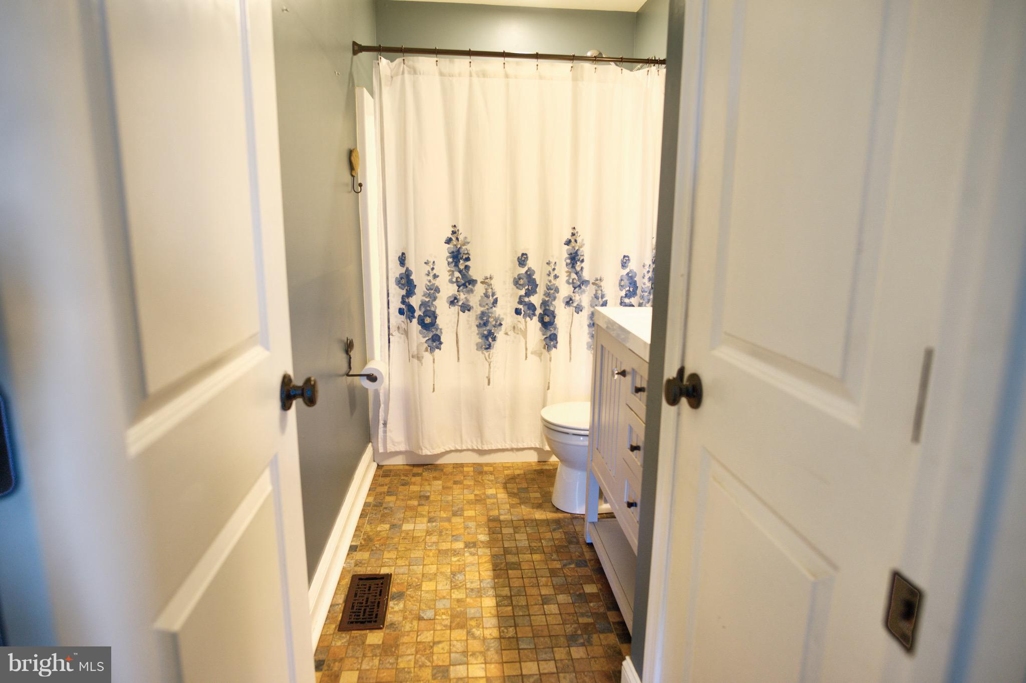 8434 Arbutus Road Pasadena, MD 21122 - Photo 20 of 24 Bathroom #2