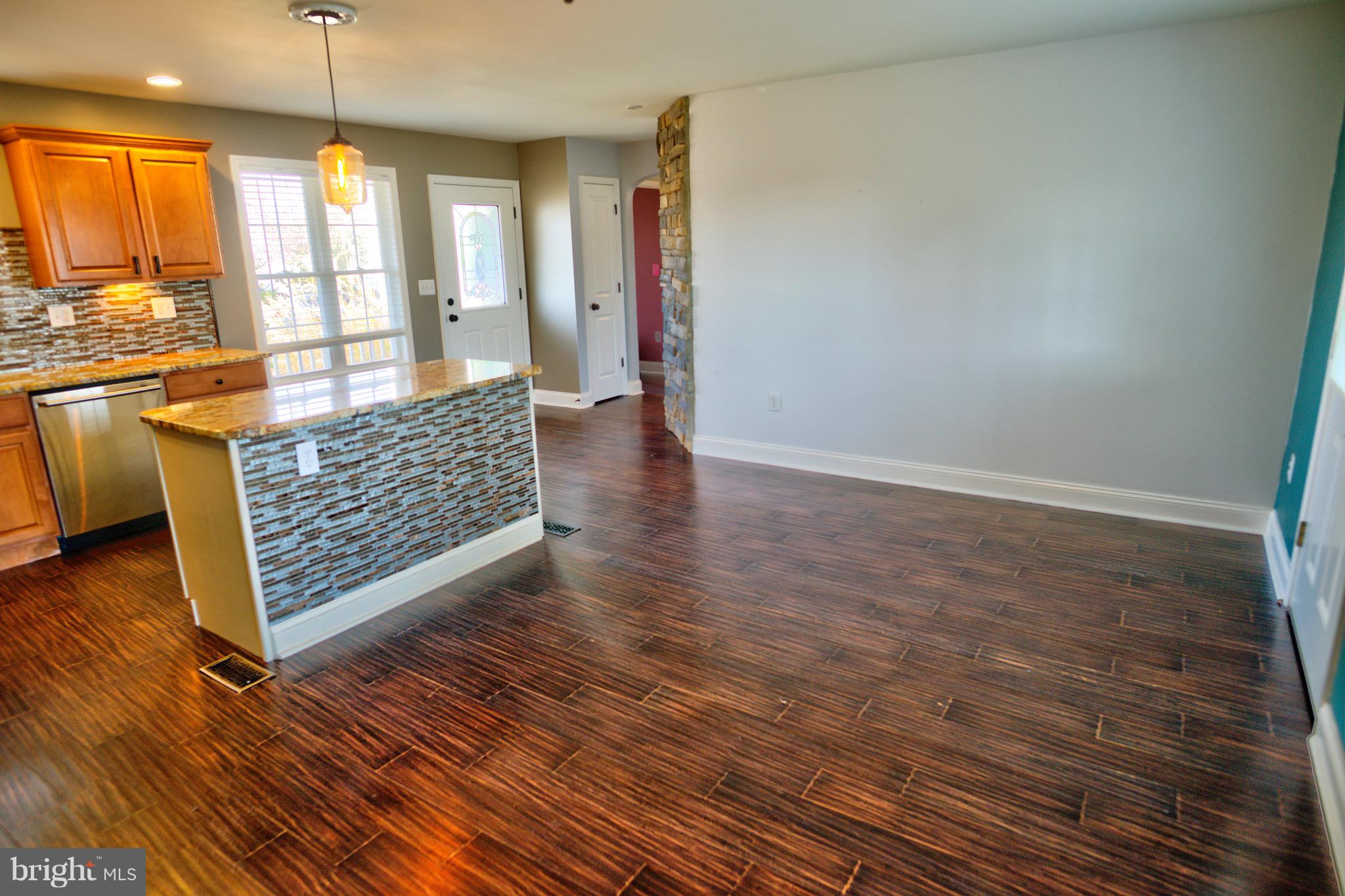 8434 Arbutus Road Pasadena, MD 21122 - Photo 8 of 24 Dining area