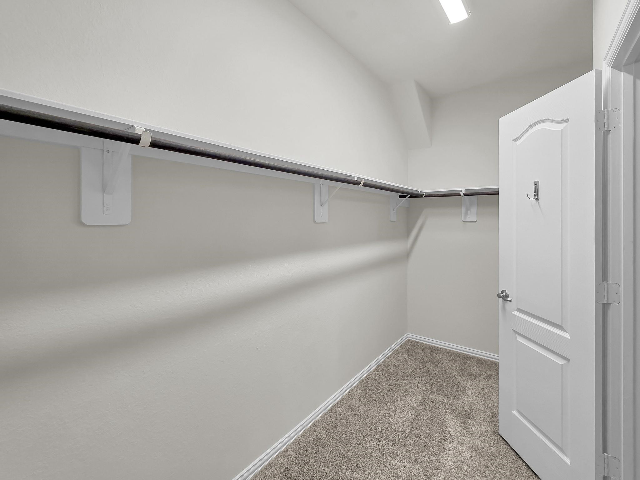 398 Shoreview Drive Conroe, TX 77303 - Photo 18 of 33 More of that primary closet!